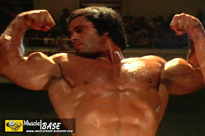 Franco columbu boxing photo.